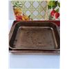 Image 3 : (2) Plastic Serving Platters, Wooden Serving Tray, Large Roasting Pan, Wire Basket