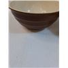 Image 2 : (2) Serving Bowls: Wood & Pottery