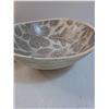 Image 3 : (2) Serving Bowls: Wood & Pottery