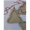 Image 2 : (4) Christmas Ceramic Ornaments/Cookie Molds