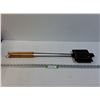 Image 1 : Cast Iron Bush Pie Maker - 28" x 6" - PICK UP