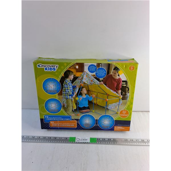 72 Piece Build & Play Construction Fort