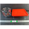 Image 1 : 1L Anchor Hocking Measuring Cup & PYREX 2.6 L Lidded Tray