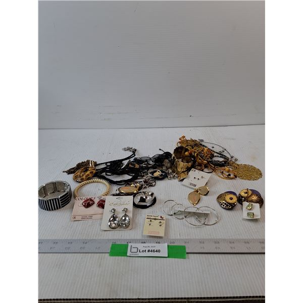 Variety Of Necklace, Bracelets & Earrings