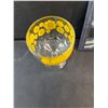 Image 3 : Glass With Flower Pattern & picture Of Freedom