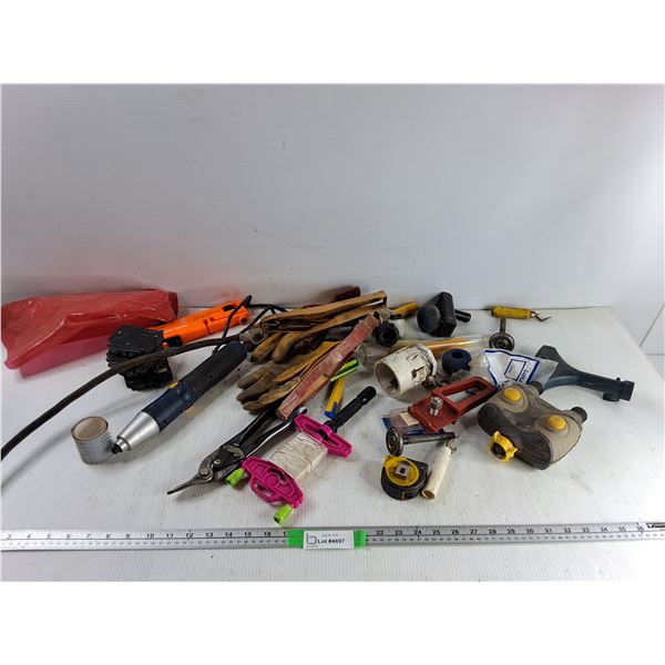 Powerfist Plastic Laser Level, Mastercraft Electric Screwdriver As-Is, Misc