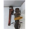 Image 3 : .5L Round Up Weed Killler, 2″ Diameter Valve, 12″ Ridgid Wrench CANNOT SHIP