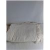 Image 2 : (2) 9.5′ Long Textured Blankets
