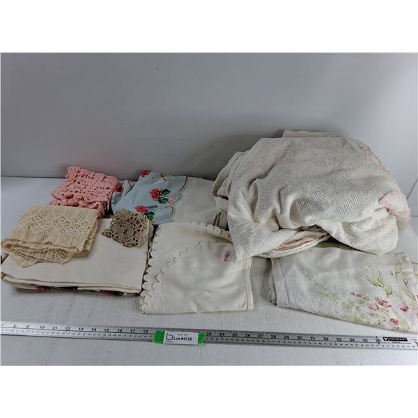 (8) Linens, Doilies, Tablecloths up to 92"