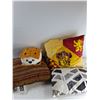 Image 2 : (5) Various Pillows, Harry Potter, Neck Pillow, Smore Pillow, up to 15″