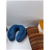Image 3 : (5) Various Pillows, Harry Potter, Neck Pillow, Smore Pillow, up to 15″