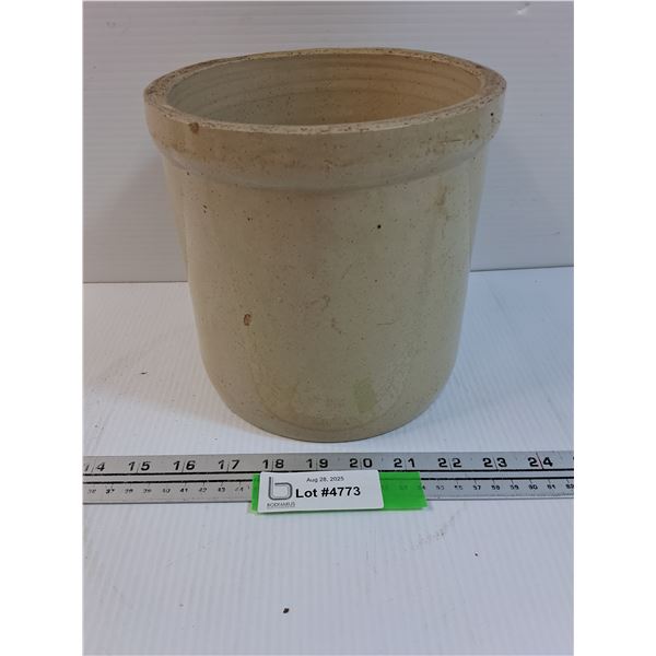 Vintage Crock - 7.5" x 7"