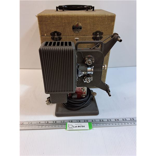 Vintage Kodascope Eight -33 Projector w/Carrying Case - Powers On