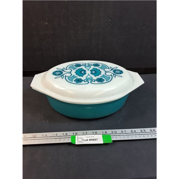 PYREX Blue Horizon Pattern 2.5QT Casserole Dish w/Lid - 13" x 9" x 4.5"