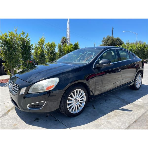 VOLV S60 2013 O/S-SALV-T- DON