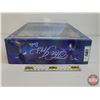 Image 8 : BARBIE : The Iris : Limited Edition : Fourth in the Series : Flowers in Fashion Collection (2001) (#