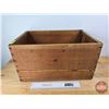 Image 2 : Canadian Apples Wood Crate : British Columbia (11"H x 12-1/4"W x 19-1/4"D)