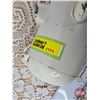Image 6 : Wall Mount DAZEY Triple Ice Crusher (10-1/4"H)