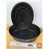 Image 4 : Antique Wagner Wane #7 Cast Iron Oval Roaster w/Lid (Total Measures: 8"H x 17-1/2"W x 11-3/4"D)