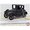 Image 1 : Vintage Cast Iron Automobile Toy (4"H x 2-3/4"W x 7-1/2"D)