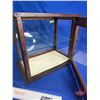 Image 4 : Vintage wood / Glass 4-Side Counter Top Display Case (14-1/2"H x 15-3/4"W x 10-3/8"D)