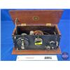 Image 2 : Wood Box Table Top Tube Radio (8"H x 16"W x 6-1/2"D)