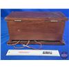 Image 9 : Wood Box Table Top Tube Radio (8"H x 16"W x 6-1/2"D)