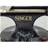 Image 8 : Antique Singer Model 20 "Sewhandy" Hand Crank Miniature Sewing Machine  (RARE!)