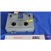 Image 1 : Tyco Dual Control Model 822 Masterpak (HO Trains) (Measures : 2-1/2"H x 8-1/2"W x 7"D)