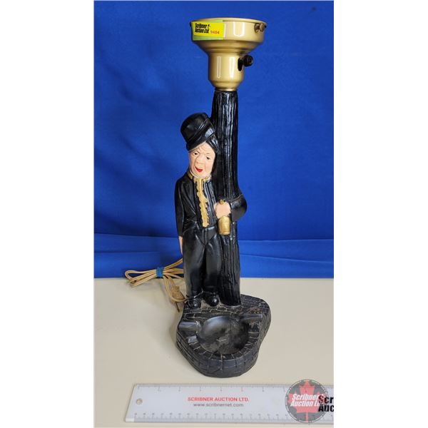 Lamp Ashtray : Chalkware (Measures : 16-1/2"H)
