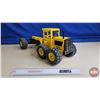Image 2 : Tonka Grader (Measures : 8"H x 8"W x 18"L)
