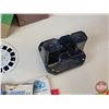 Image 10 : View-Master : - Viewers (4) - Projector (1) - Variety of Reels