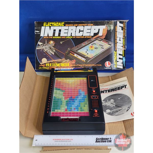 Electronic Search and Destroy Game : Intercept (1978) (Box Measures : 3"H x 15"W x 9"D)