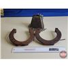 Image 2 : Cowbell & Horse Shoes