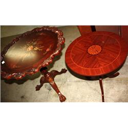 2 Round Wooden Entables