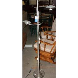 1 Floor Lamp