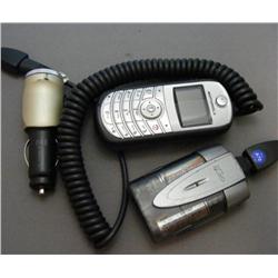 Motorla Cell Phone with Car & Mobile Charger