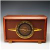 Image 2 : Mid-Century RCA Victor AM/FM Wood Cabinet Radio