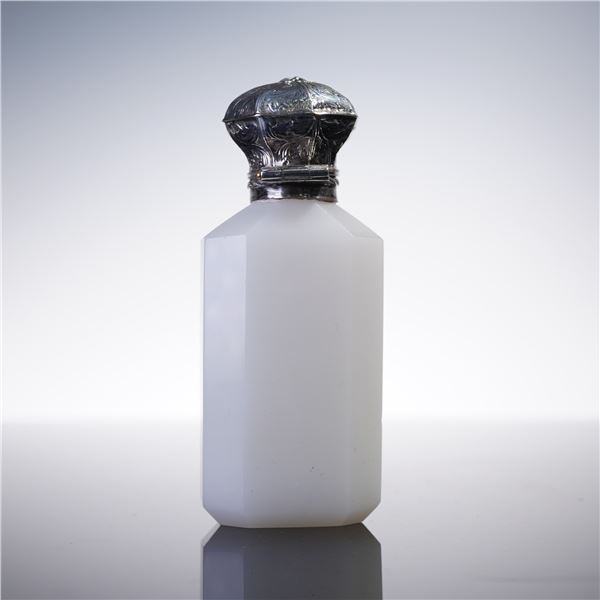 English Silverplate and Metal-Mounted White Opaline Glass Scent Bottle