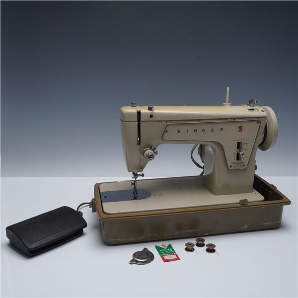 Singer Fashion Mate Model 239 Portable Sewing Machine with Case