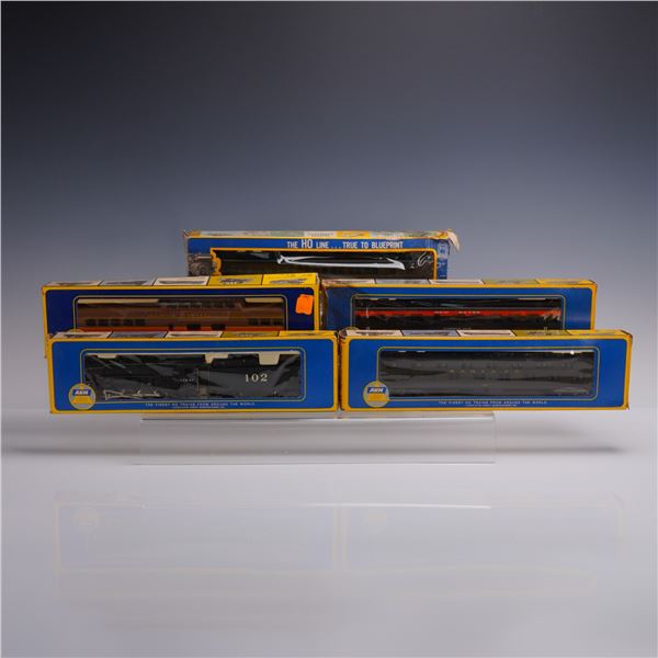 5pc AHM HO Scale Model Railroad Cars