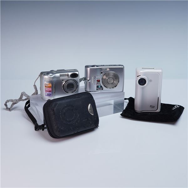 3pc Digital Camera Lot Flip Nikon Coolpix