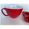 Image 3 : Vintage Red Mixing Bowl with Matching Muffin Pan