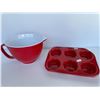 Image 5 : Vintage Red Mixing Bowl with Matching Muffin Pan