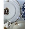 Image 2 : Royal Commemorative China & Collectible Plates
