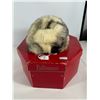 Image 1 : Vintage Mink Fur Hat in Biltmore Box
