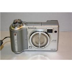 Fuji Film 5.2 M.P. Camera