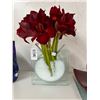 Image 1 : Contemporary Glass Floral Centerpiece
