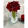Image 2 : Contemporary Glass Floral Centerpiece