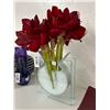 Image 3 : Contemporary Glass Floral Centerpiece